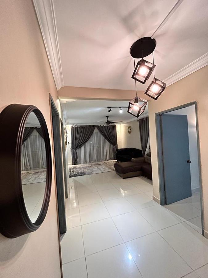 Naura Homestay Selangor Kuala Lumpur Batu Caves ภายนอก รูปภาพ