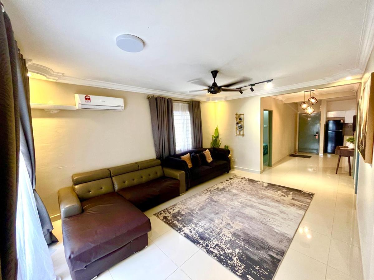 Naura Homestay Selangor Kuala Lumpur Batu Caves ภายนอก รูปภาพ
